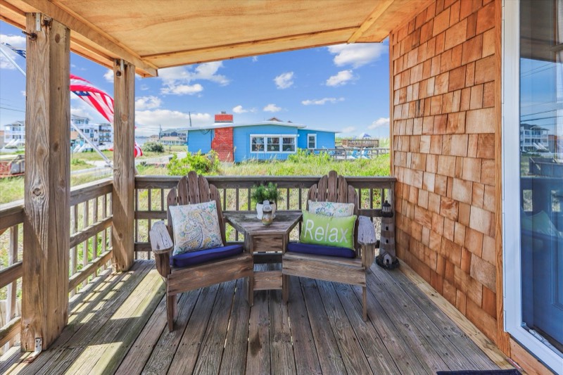 Covered porch of the cottage